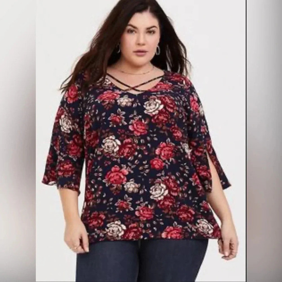 Torrid Plus Navy Floral Split Bell Sleeve Crisscross Neckline Crepe Blouse boho - Picture 10 of 10